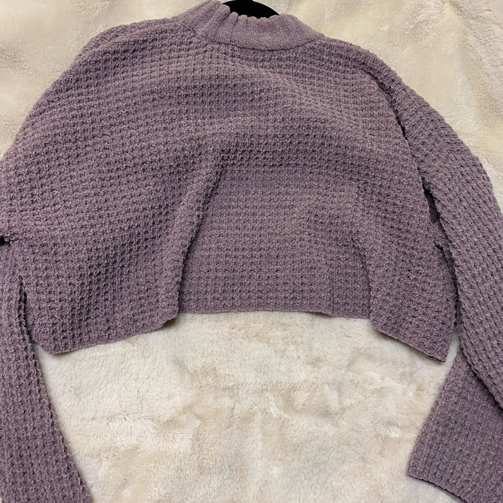 Crop top sweater